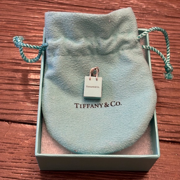 Tiffany&Co - Picture 1 of 9